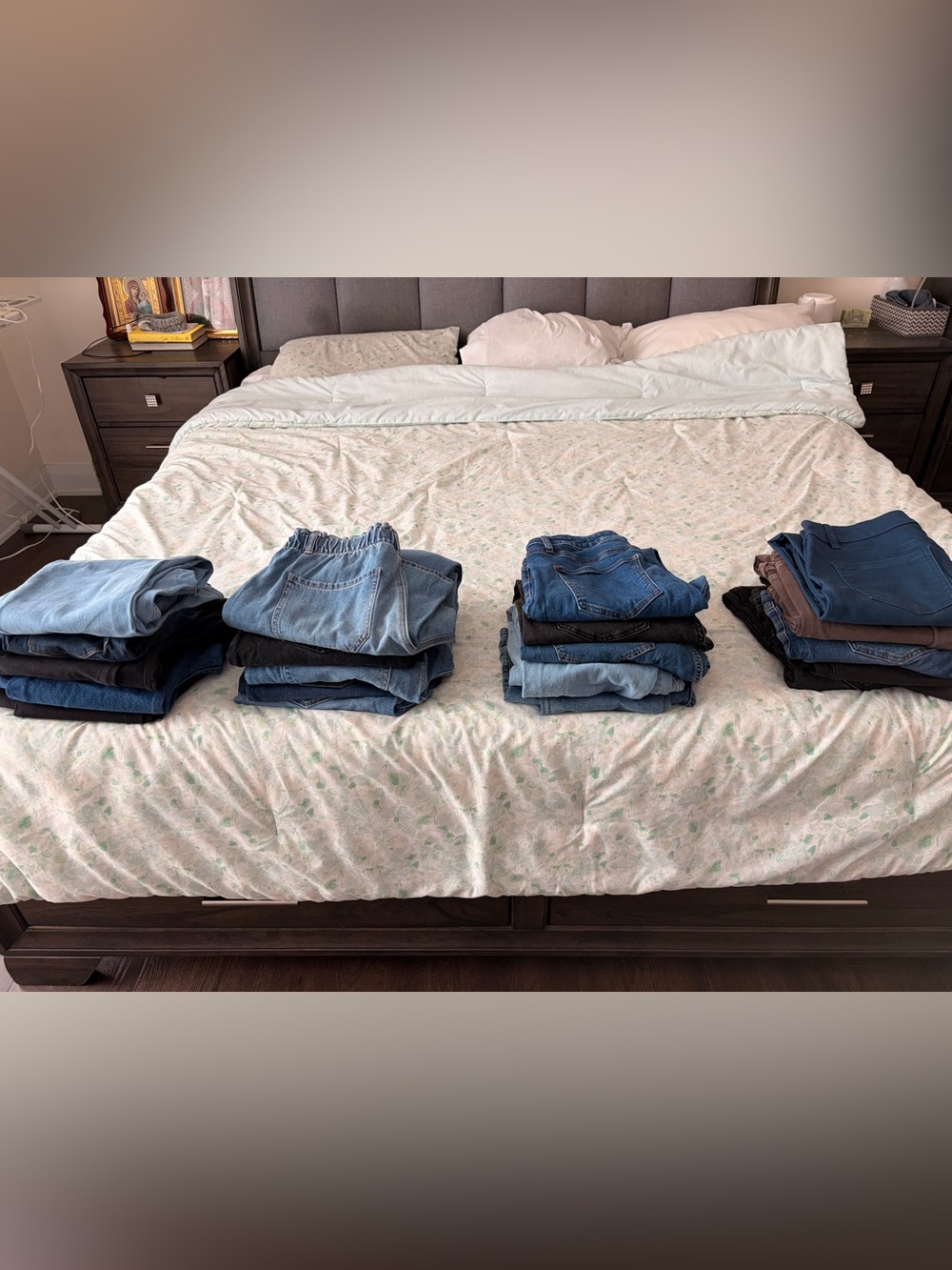 Women's Jeans 20 Pairs Selling in bulk